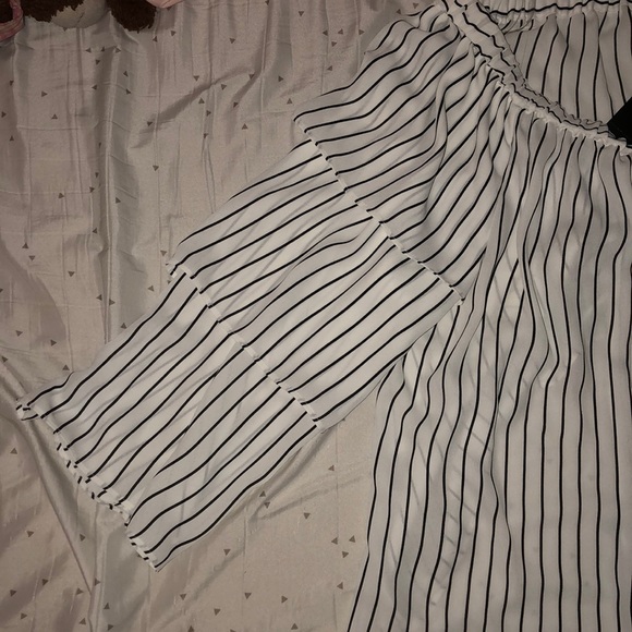 WORTHINGTON Black & White Off the Shoulder Top - Picture 3 of 5